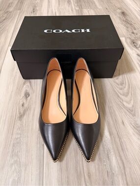 Coach Black Leather Pointed Toe Pumps Size 9
